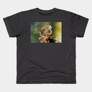 Om the sound of the Universe. Kids T-Shirt